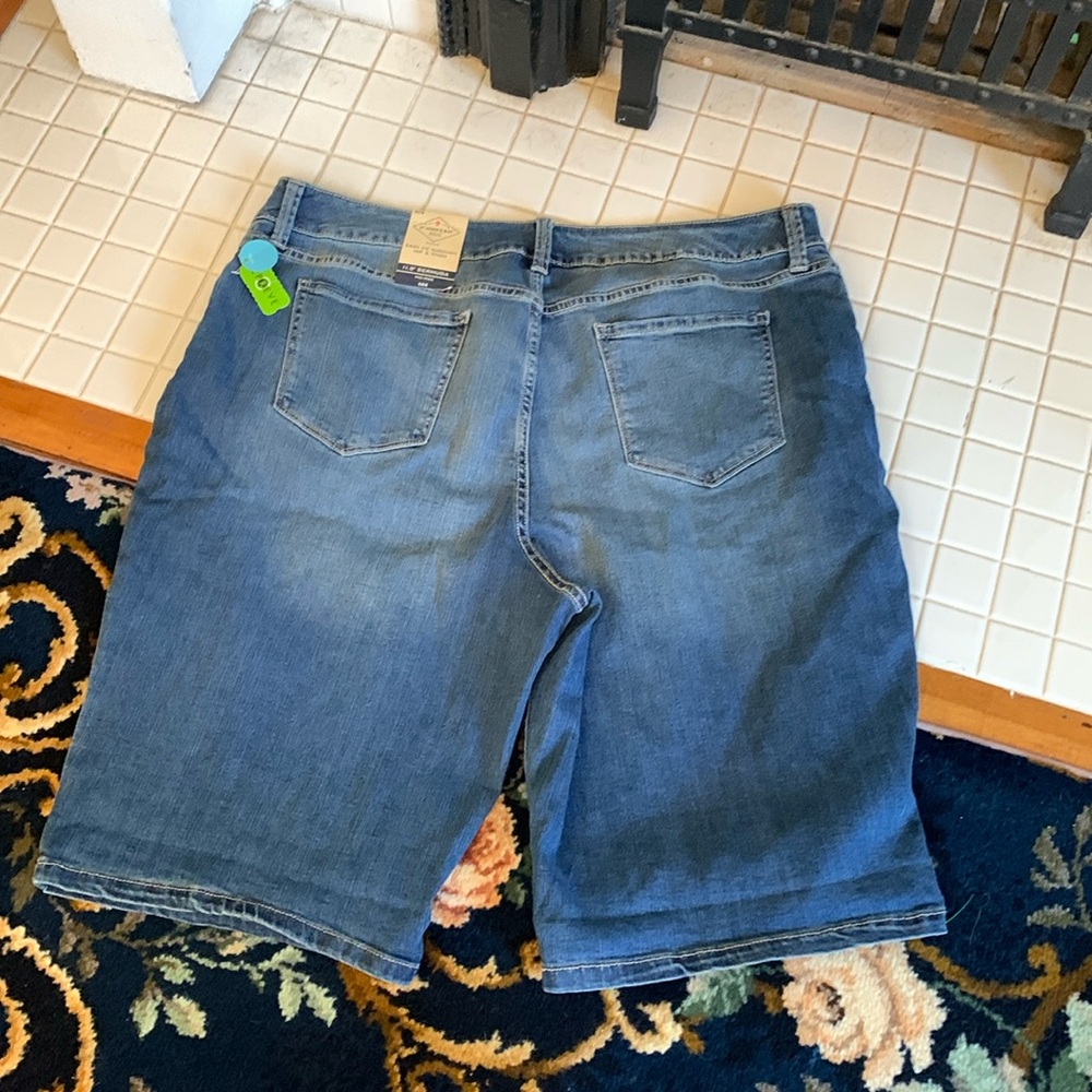 St. John’s Bay Woman Bermuda jean shorts . NWT. Retail 44